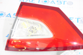 Lampa interioară pentru capacul portbagajului dreapta Ford Fusion mk5 13-16 pentru polizare.