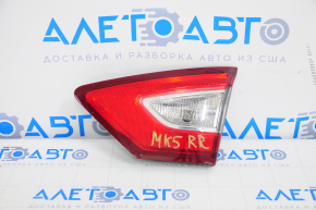 Lampa interioară pentru capacul portbagajului dreapta Ford Fusion mk5 13-16 pentru polizare.