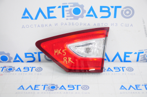 Lampa interioară pentru capacul portbagajului dreapta Ford Fusion mk5 13-16 pentru polizare.