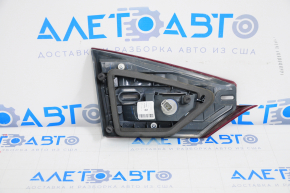 Lampa interioară pentru capacul portbagajului dreapta Ford Fusion mk5 17-18 halogen, pentru polizare.