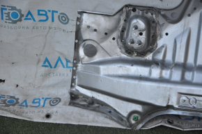 Panoul din spate al Toyota Camry v50 12-14 SUA, argintiu.