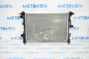 Radiatorul de răcire a apei pentru Jeep Renegade 15- 2.4 fără răcire suplimentară, zdrobit