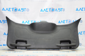 Capacul portbagajului inferior al usii Ford Focus mk3 15-18 negru mat 5d, zgarieturi