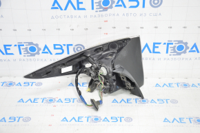 Lampa din partea dreapta de sus a Toyota Prius 50 16-