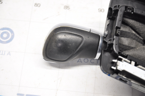 Ручка КПП с накладкой шифтера VW Passat b8 16-19 USA кожа черная, глянцевая накладка, тип 1, царапины на коже, затерта накладка вздут хром