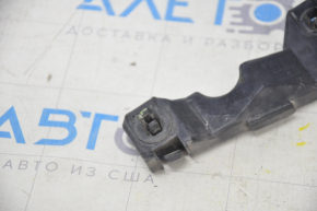 Suportul de bara fata stanga pentru Lexus RX300 RX330 RX350 RX400h 04-09 este rupt.