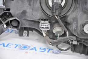 Far dreapta față Subaru Outback 15-17 goală, fără ornament, halogen, întunecată, pentru polizare.