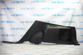 Capacul arcului drept Chevrolet Equinox 10-17 negru pentru subwoofer, uzat, suport rupt, fără capace de protecție.