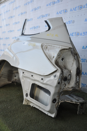 Aripa spate stânga Subaru Outback 15-19 albă, lovită