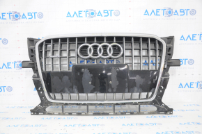 Grila radiatorului Audi Q5 8R 13-17 fără senzori de parcare, cu finisaj lucios, inserții cromate.