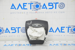 Airbag-ul de siguranță din volanul șoferului pentru Toyota Prius V 12-17, negru, a fost declanșat.