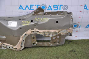 Panoul din spate al modelului Ford Fusion mk5 13-20, de culoare albastră, este ușor îndoit