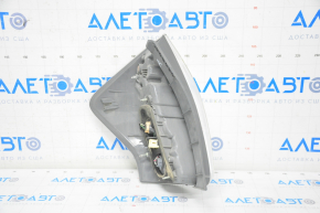 Фонарь правый Toyota Prius V 12-14 дорест, царапины