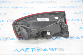 Lampa exterioară aripă dreaptă Audi A3 8V 15-16 4d SUA LED, mufă fisurată