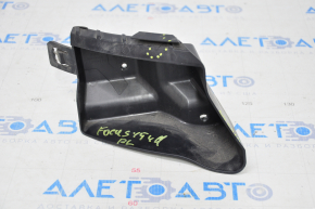 Suportul pentru bara spate stânga, interior, Ford Focus mk3 15-18, restilizat, 4 uși, este crăpat.