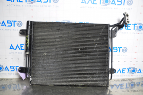 Radiatorul de aer condiționat și condensatorul VW Tiguan 09-17 sunt lovite în partea de jos