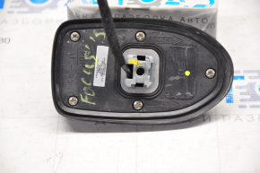 Mufa antenei Ford Focus mk3 11-18 are un singur conector.