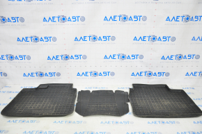 Set de covorașe pentru Toyota Camry v50 12-14, cauciuc, negru, neoriginal, rupt.