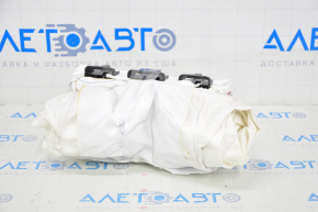 Airbag-ul pasagerului din bordul Chevrolet Volt 16 a fost declanșat.