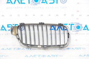 Решетка радиатора grill левая BMW 3 F30 4d 12-18