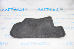 Covorul din spate stânga al salonului Ford Focus mk3 11-18, material textil negru.