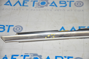 Moldură ușă-sticlă față dreapta centrală VW Passat b7 12-15 USA crom, defect crom