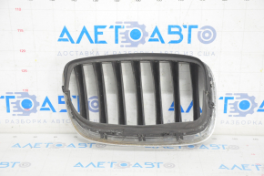 Решетка радиатора grill ноздря левая BMW X5 E70 07-13 песок, полезла краска