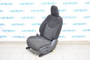 Scaun șofer Jeep Cherokee KL 19- fără airbag, material textil negru, nevoie de curățare chimică.