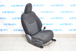 Scaun pasager Jeep Cherokee KL 19- fără airbag, material textil negru, necesită curățare chimică.