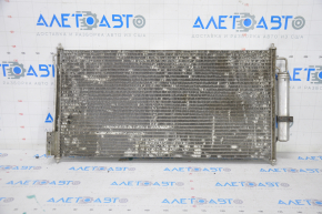 Radiatorul condensatorului de aer condiționat Nissan Murano z50 03-08 se deteriorează, se îndoaie.