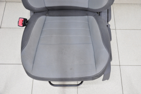 Scaun șofer Ford C-max MK2 13-18 fără airbag, manual, material textil negru-gri, necesită curățare.