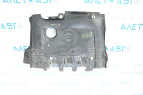 Capacul motorului Nissan Murano z50 03-08 nu are emblema.