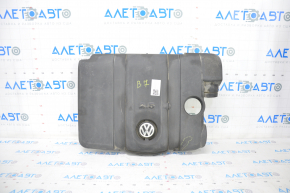 Corpul filtrului de aer VW Passat b7 12-15 SUA 2.5 crăpat.