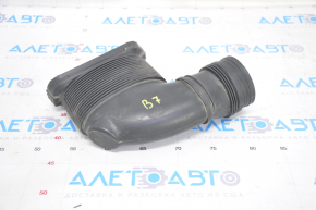 Conductă de aer către filtrul de aer VW Passat b7 12-15 USA 2.5