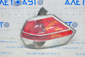 Lampa exterioară aripă dreapta Nissan Rogue 14-16 lipsește, nisip.