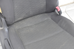 Scaun de pasager VW Tiguan 09-17 fără airbag, material textil negru, mecanic, necesită curățare chimică, zgârieturi, rupturi