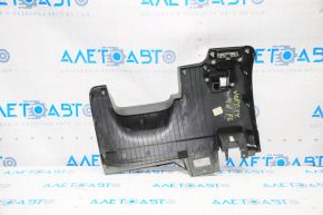 Накладка колени водителя Nissan Versa 12-19 usa черн, царапины