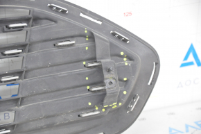 Решетка радиатора grill в сборе с обрамлением Ford Fusion mk5 13-16 с хромом, песок, слом креп