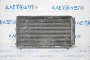 Radiatorul condensatorului de aer condiționat pentru Lexus IS200 IS300 99-05 este zdrobit.