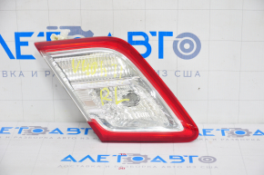 Lampa interioară pentru capacul portbagajului stânga Toyota Camry v40 10-11 hibrid.