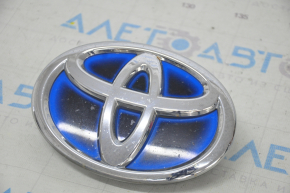 Emblema Toyota de pe bara din față a Toyota Prius V 12-17, nisip