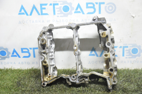 Arborele cu came dreapta pentru Subaru Outback 15-19 2.5 FB25 nu are fragment.