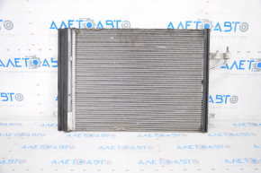 Radiatorul condensatorului de aer condiționat Ford C-max MK2 13-18 este lovit.