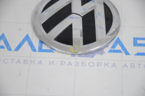 Emblema VW pentru capacul portbagajului VW Passat b8 16-19 SUA a fost acoperită cu crom