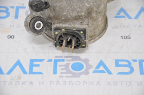 Pompa sistemului de răcire Ford C-max MK2 13-18 din metal, cipul este rupt.