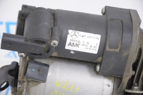 Compresorul suspensiei pneumatice Mercedes W211 E550
