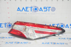 Lampa exterioară aripă dreapta Toyota Camry v70 18- crăpături pe sticlă