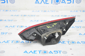 Lampa interioară pentru portbagaj stânga Toyota Camry v70 18- halogen, microfisuri.