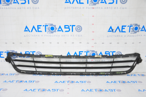 Нижняя решетка переднего бампера Ford Fusion mk5 13-16 структура надломана