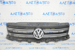 Решетка радиатора grill в сборе VW Tiguan 12-17 рест со значком, песок